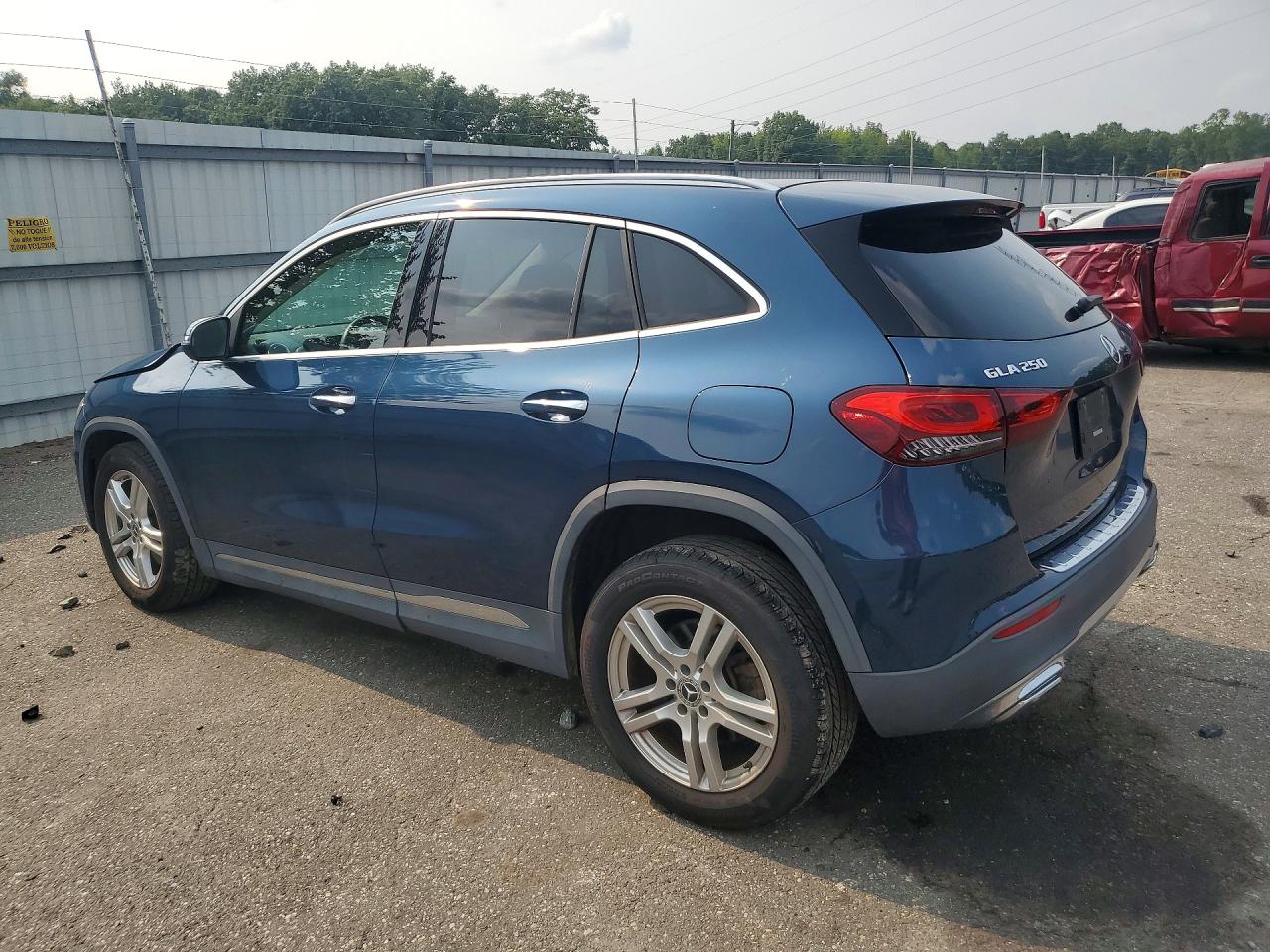 2021 MERCEDES-BENZ GLA 250 4MATIC — снимка 2