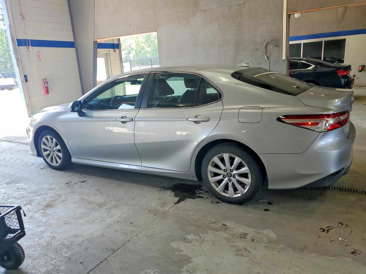 2019 TOYOTA CAMRY LE — снимка 2