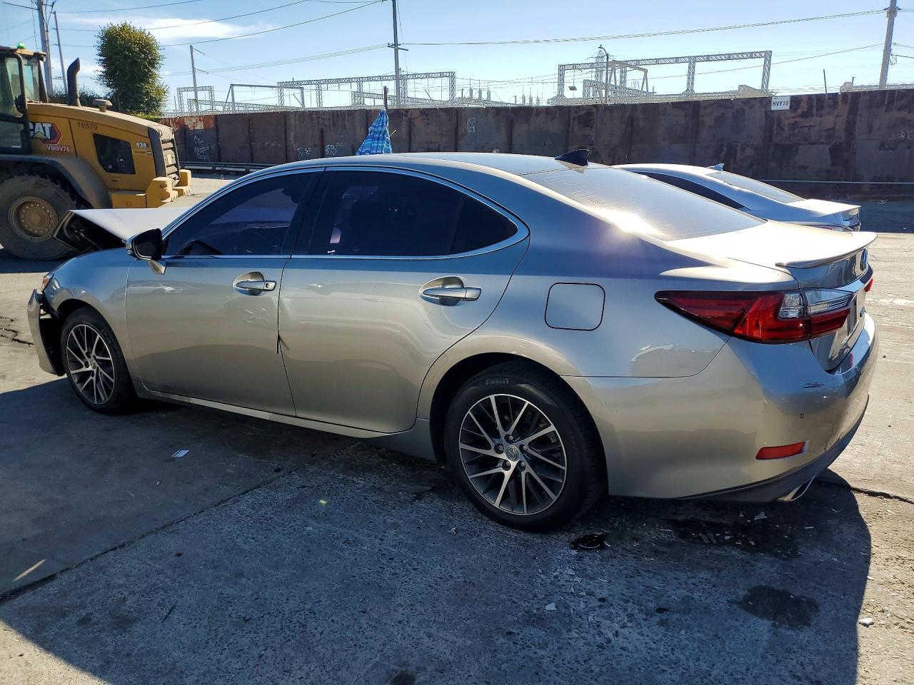2016 LEXUS ES 350 — снимка 2