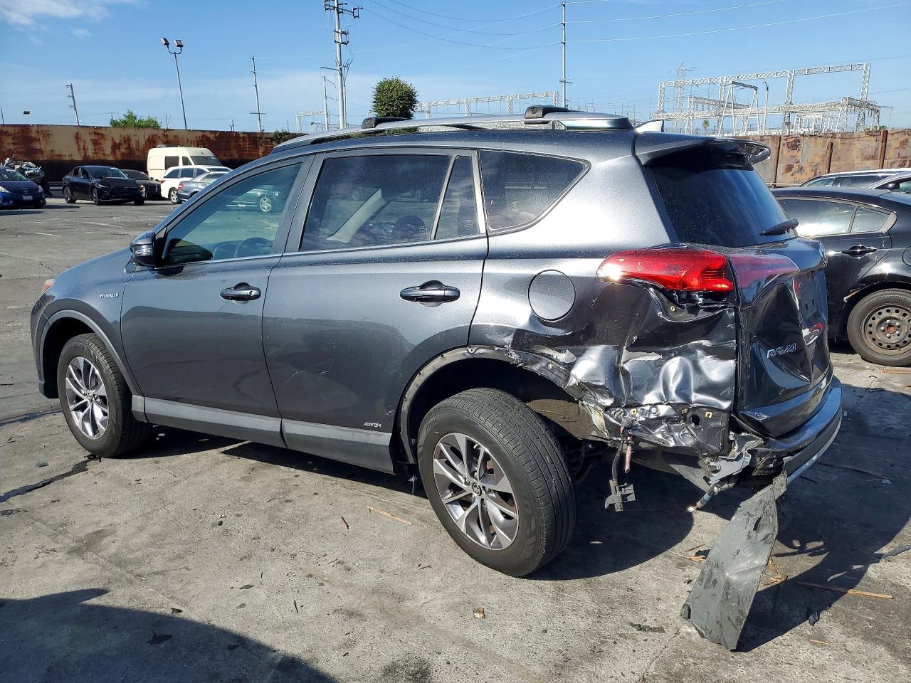 2017 TOYOTA RAV4 HYBRID XLE — снимка 2