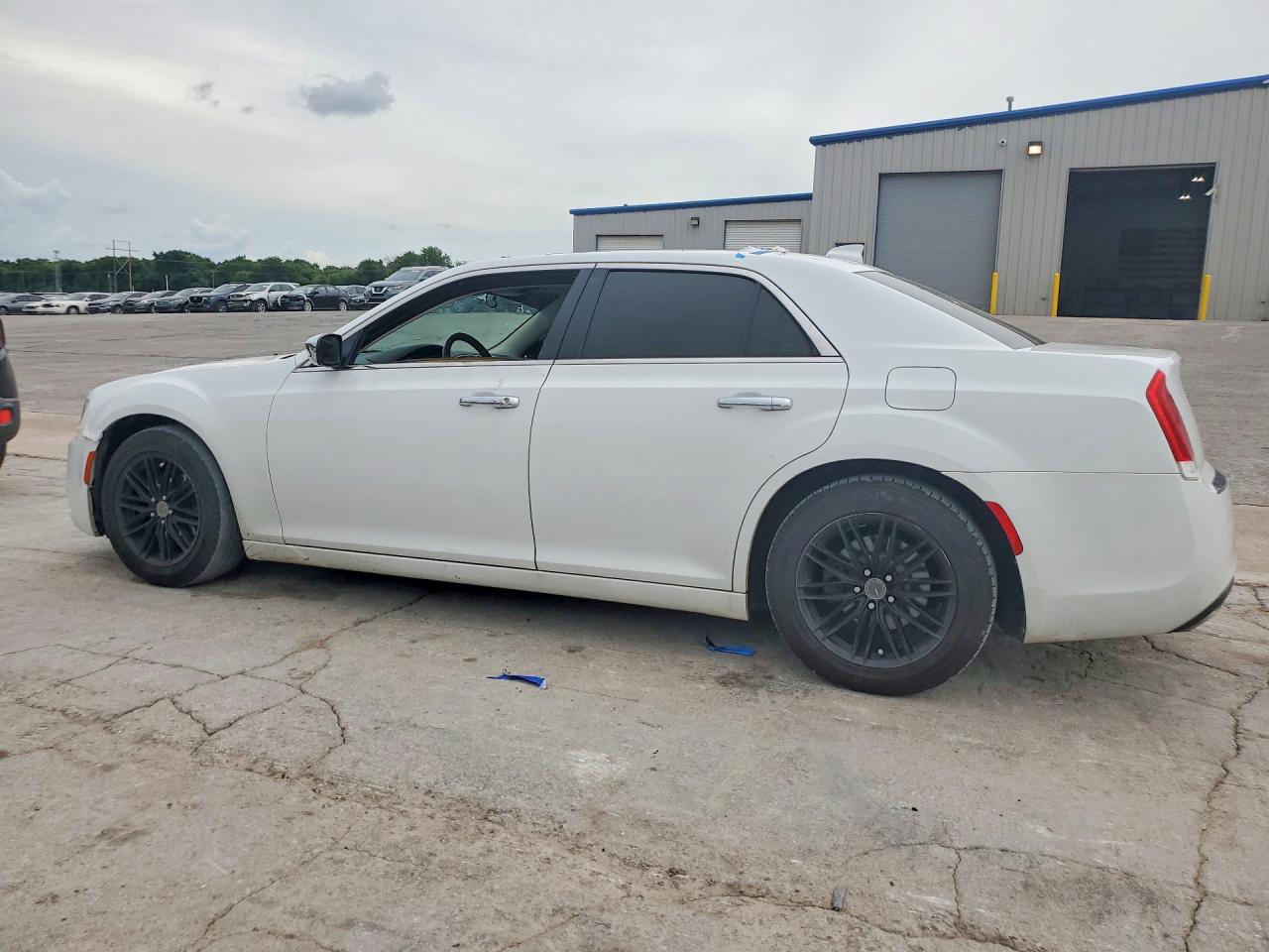 2016 CHRYSLER 300C — снимка 2