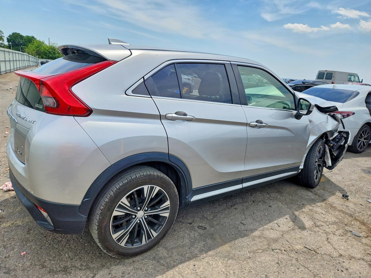 2019 MITSUBISHI ECLIPSE CROSS SE — снимка 3