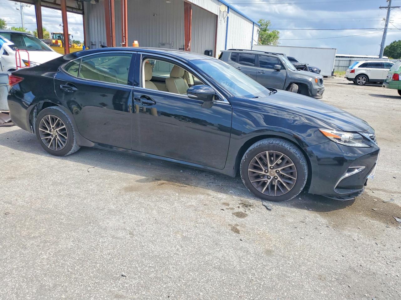 2016 LEXUS ES 350 — снимка 4