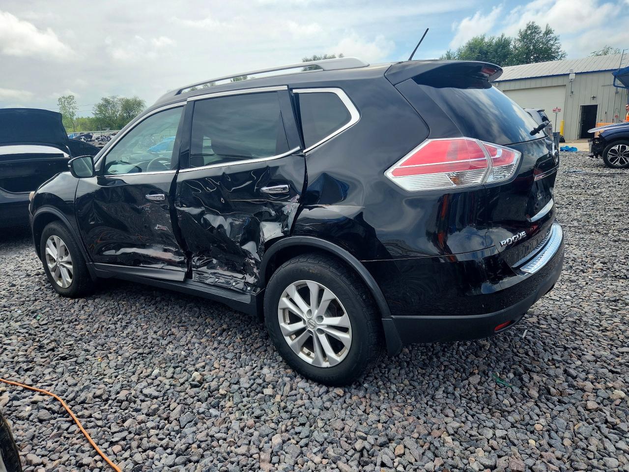 2015 NISSAN ROGUE SV — снимка 2