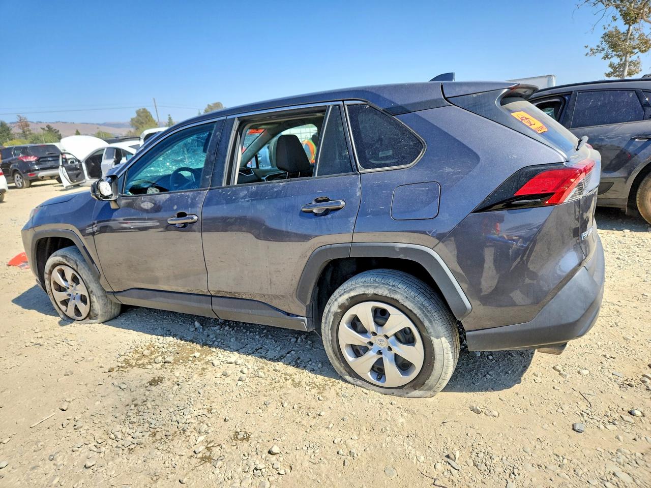 2023 TOYOTA RAV4 LE — снимка 2