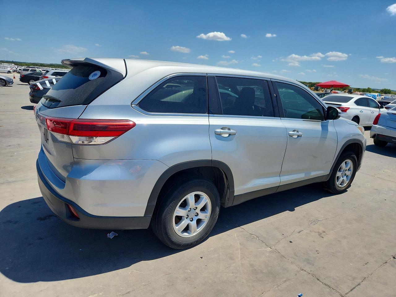 2019 TOYOTA HIGHLANDER LE — снимка 3