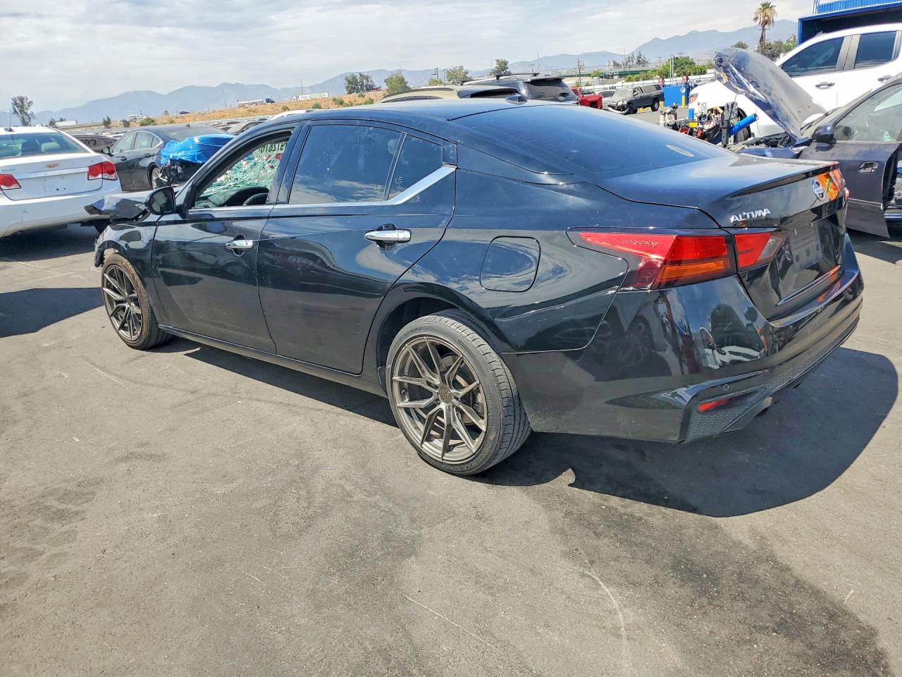 2019 NISSAN ALTIMA SL — снимка 2