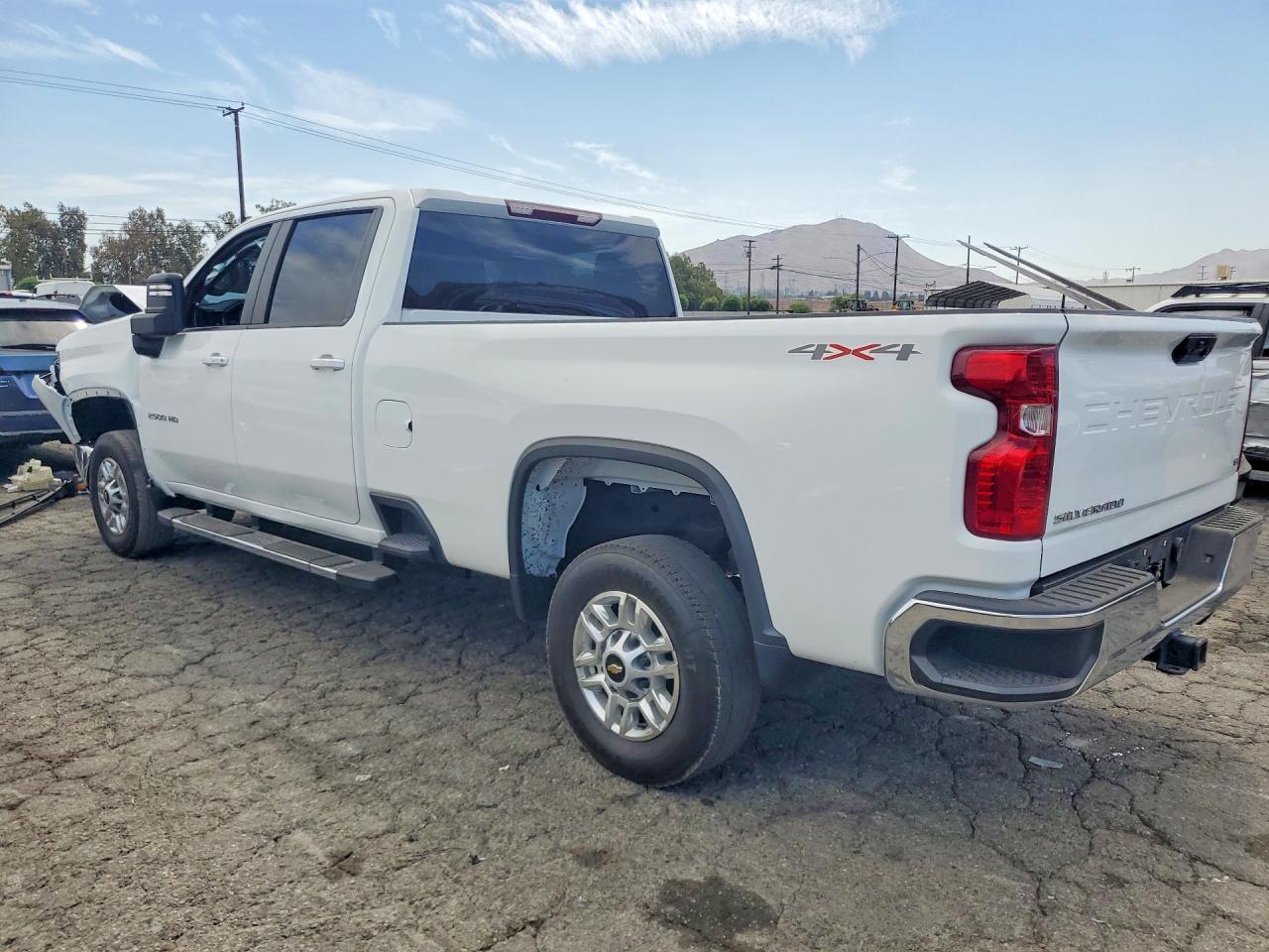 2025 CHEVROLET SILVERADO K2500 HEAVY DUTY LT — снимка 2