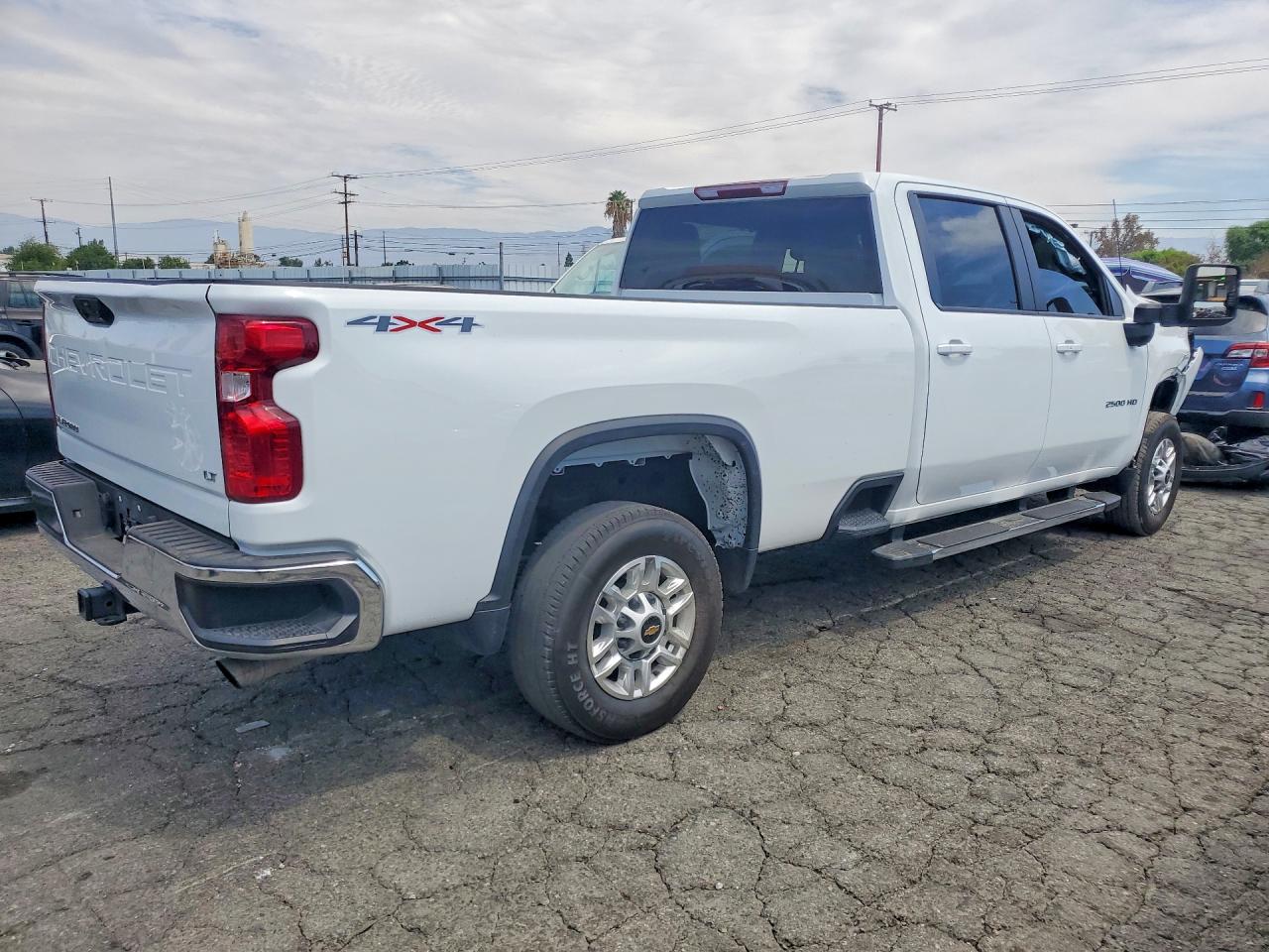 2025 CHEVROLET SILVERADO K2500 HEAVY DUTY LT — снимка 3