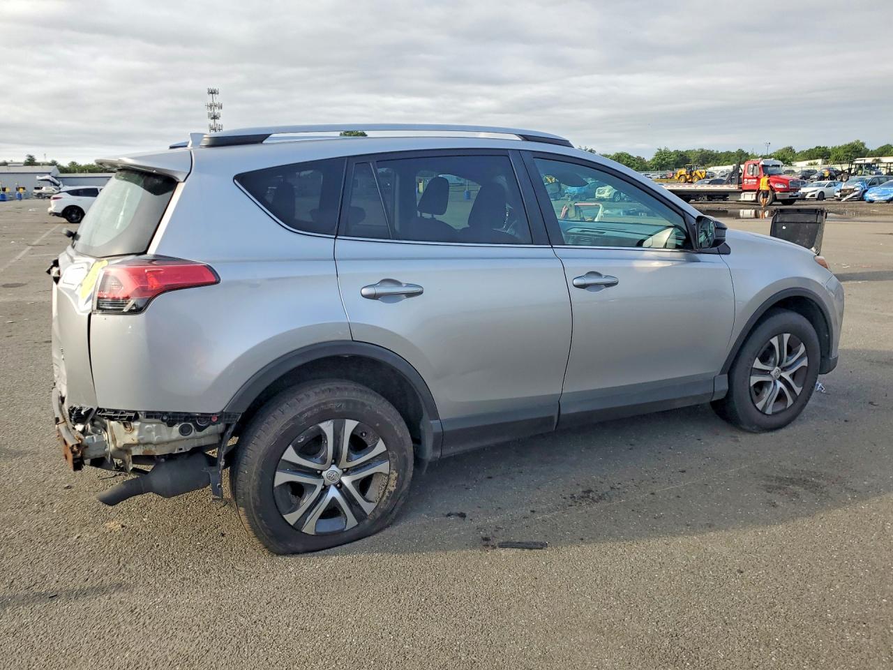 2018 TOYOTA RAV4 LE — снимка 3