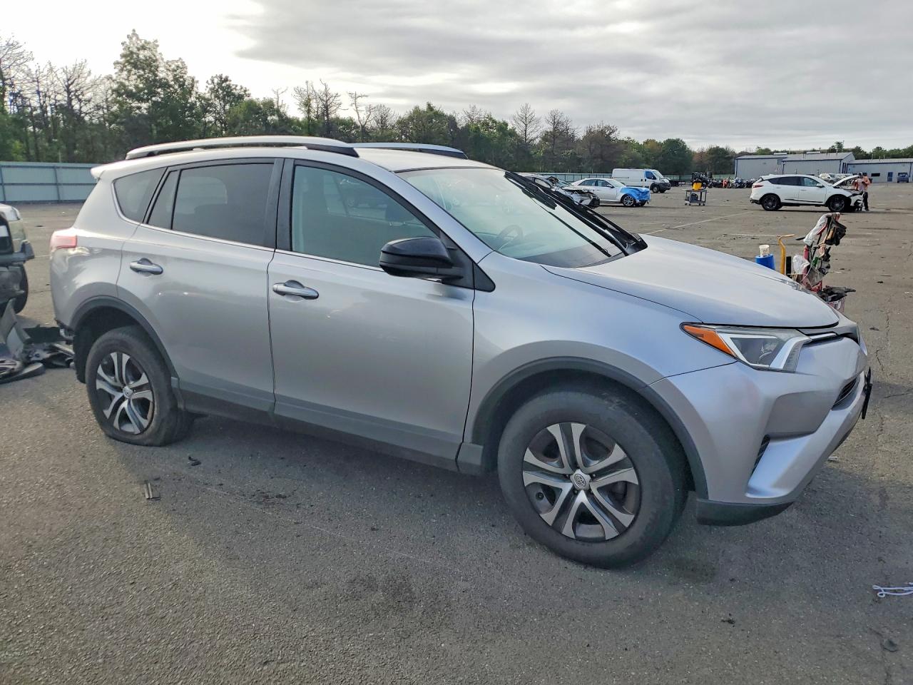 2018 TOYOTA RAV4 LE — снимка 4