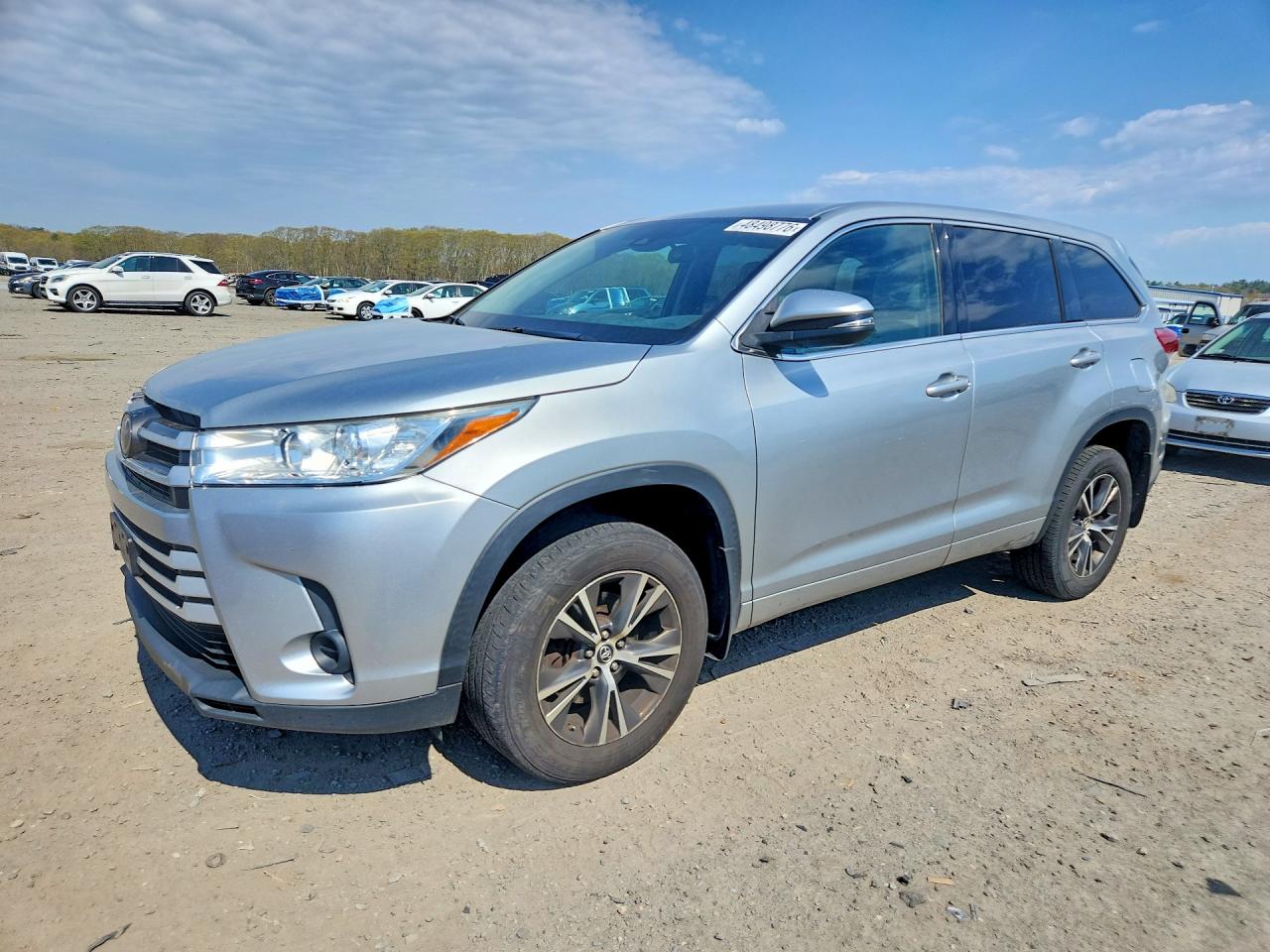 2017 TOYOTA HIGHLANDER LE