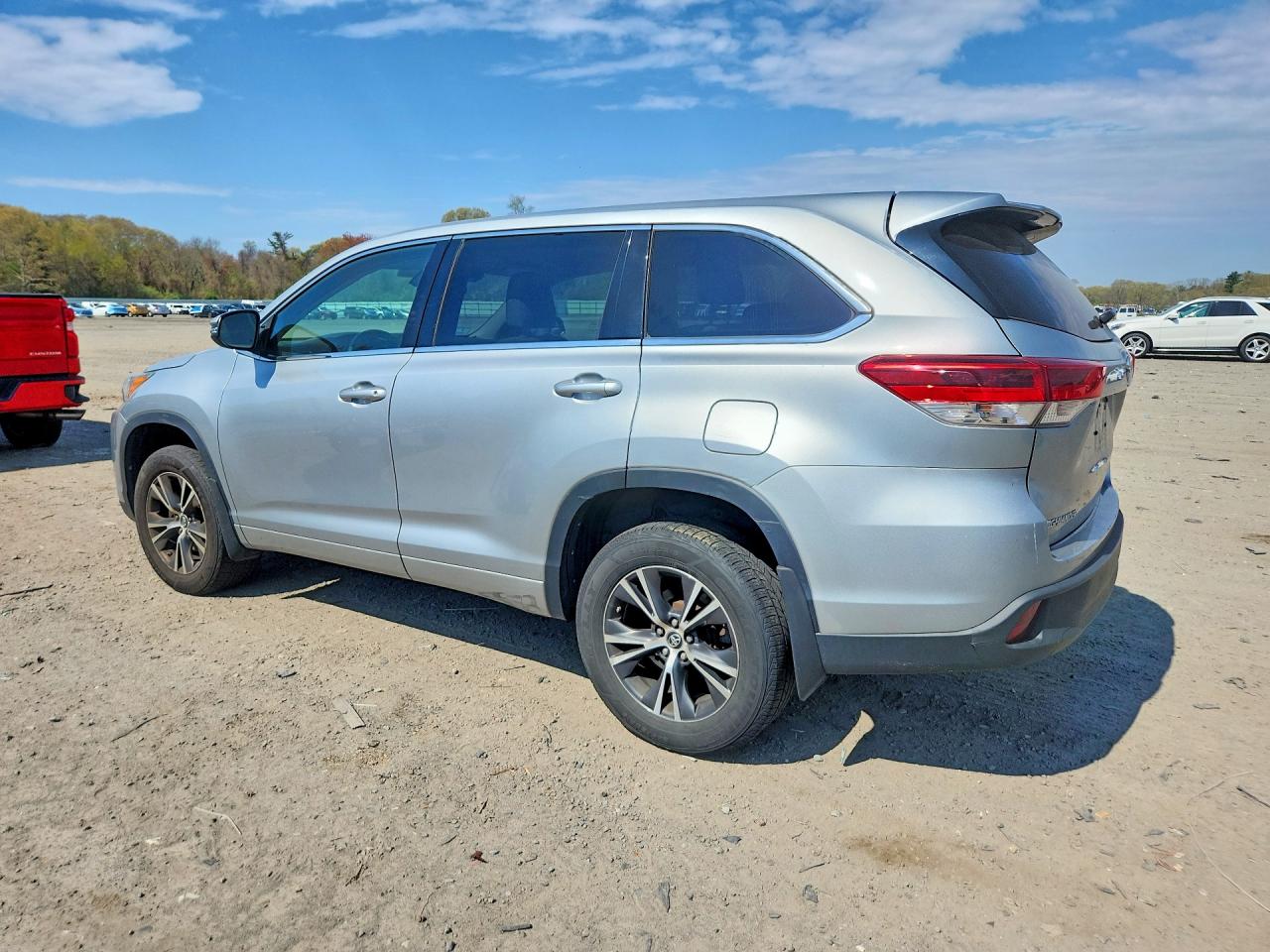 2017 TOYOTA HIGHLANDER LE — снимка 2