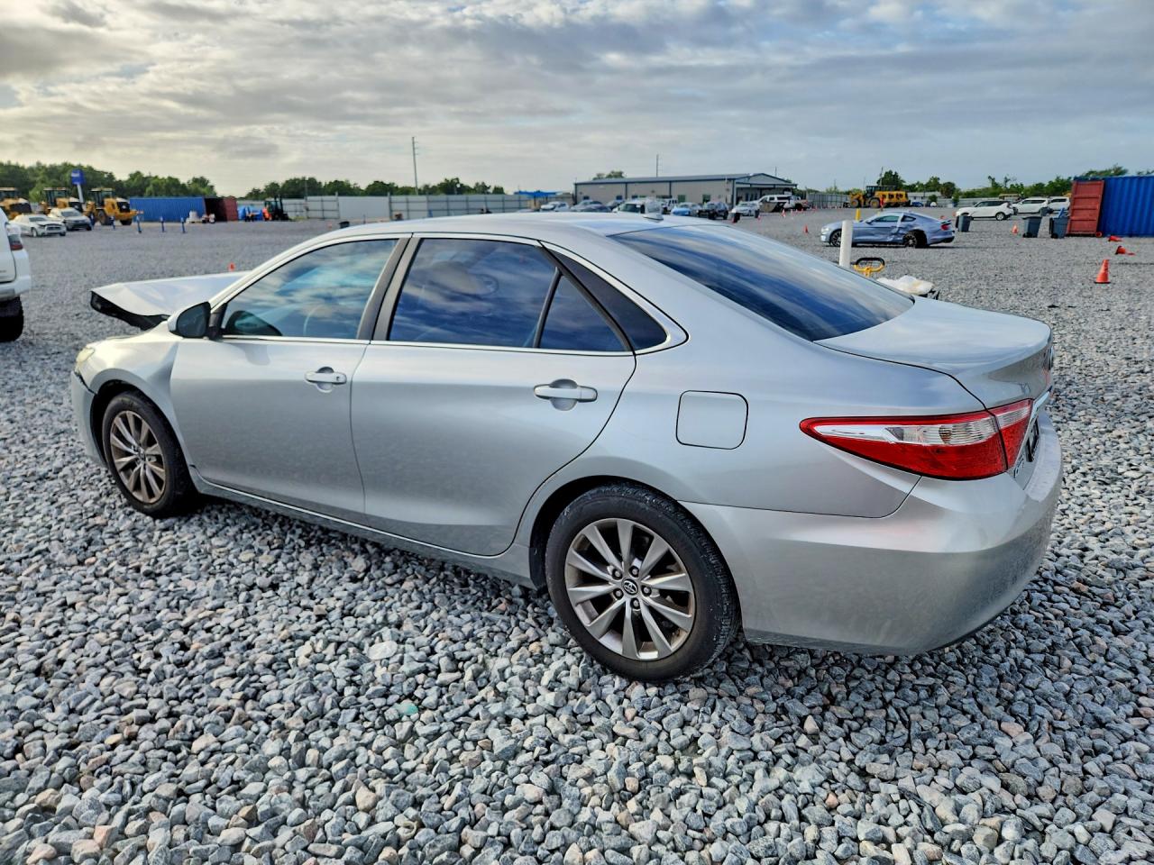 2015 TOYOTA CAMRY XLE — снимка 2