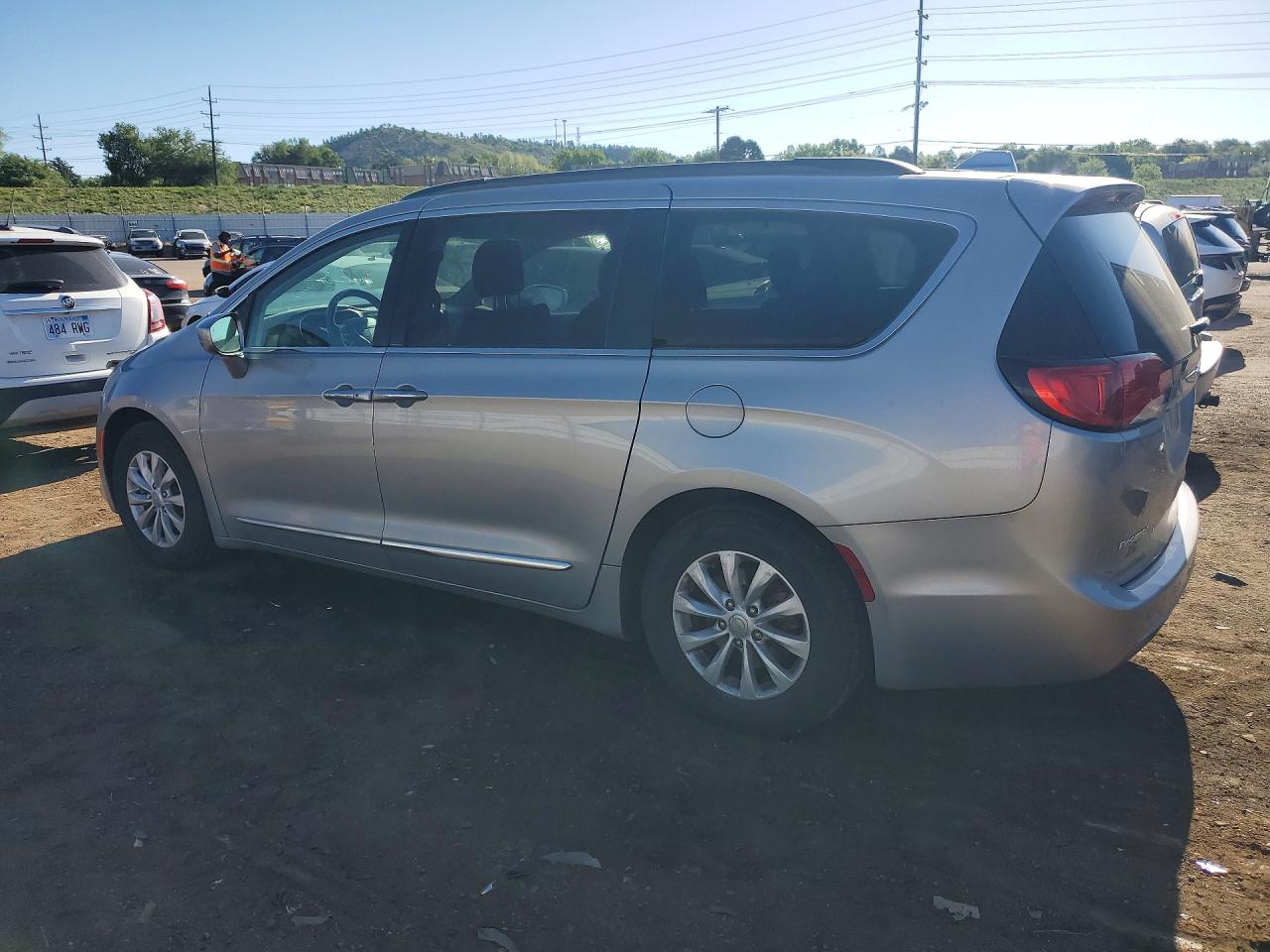 2017 CHRYSLER PACIFICA TOURING L — снимка 2
