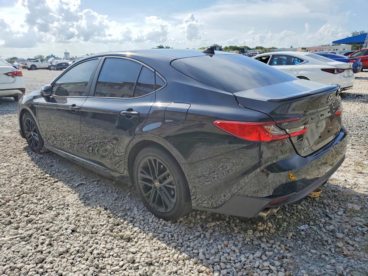 2026 TOYOTA CAMRY SE — снимка 2