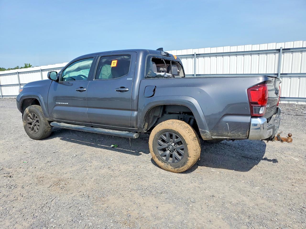 2023 TOYOTA TACOMA SR5 V6 — снимка 2