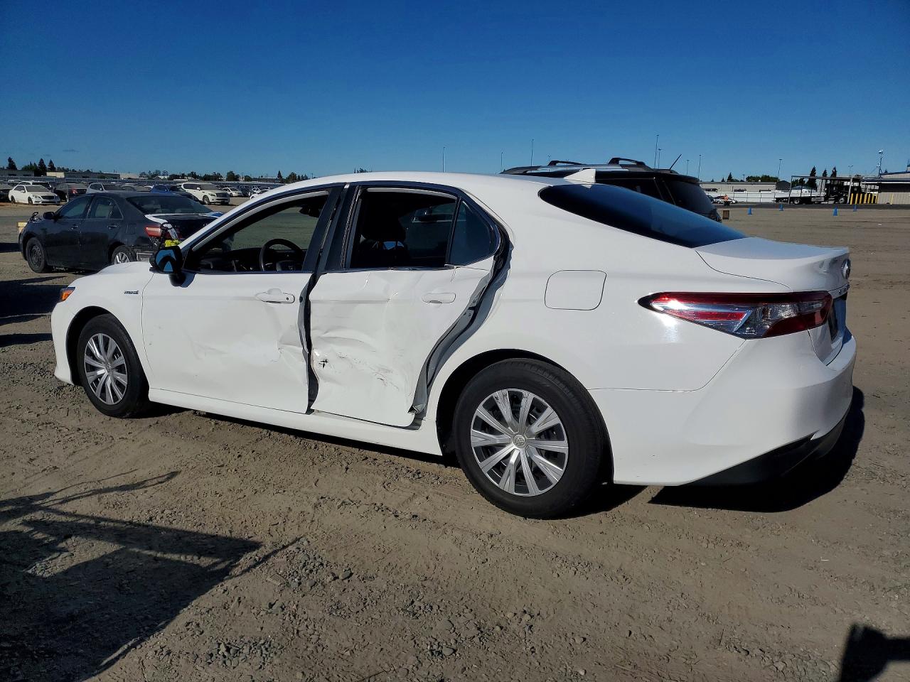 2020 TOYOTA CAMRY LE — снимка 2