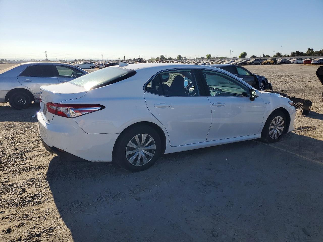 2020 TOYOTA CAMRY LE — снимка 3