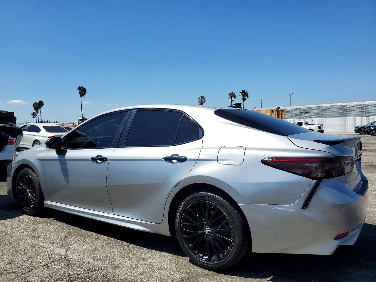 2019 TOYOTA CAMRY SE — снимка 2