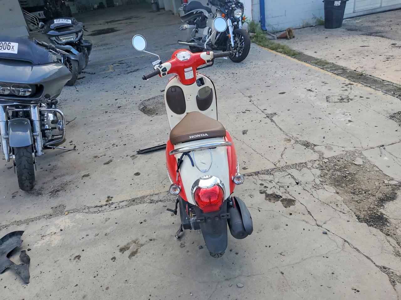 2025 HONDA NCW50 — снимка 4