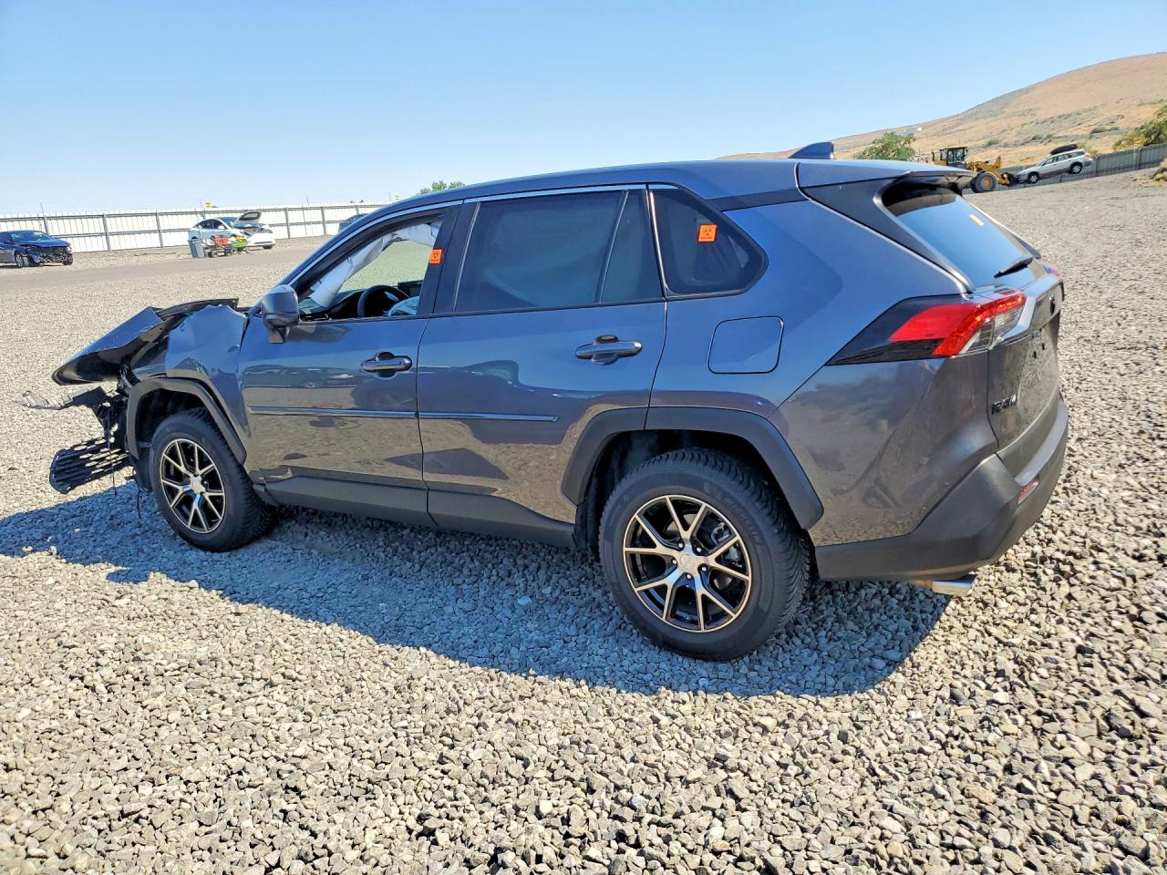 2022 TOYOTA RAV4 LE — снимка 2