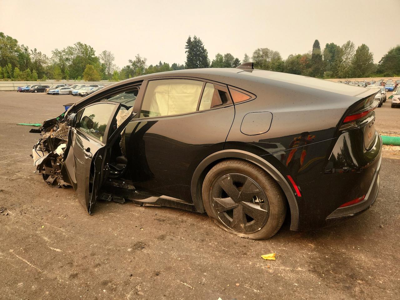 2025 TOYOTA PRIUS LE — снимка 2