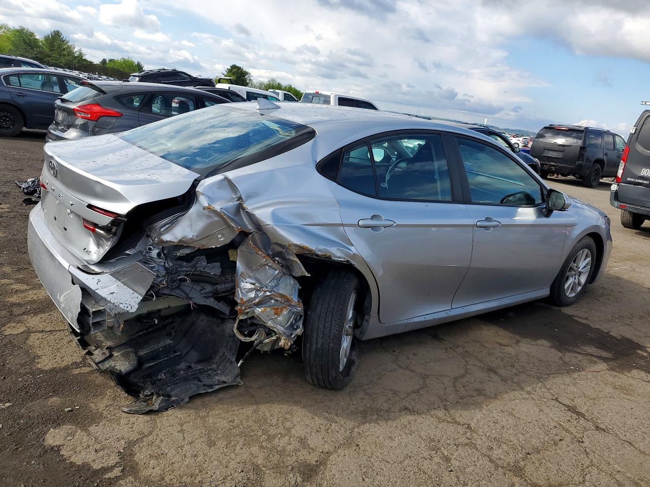 2025 TOYOTA CAMRY LE — снимка 3