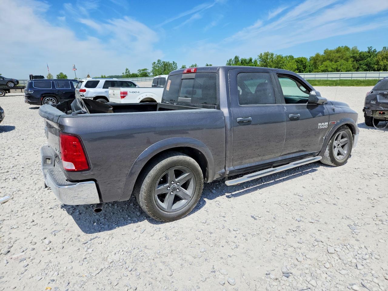 2015 RAM 1500 SLT — снимка 3