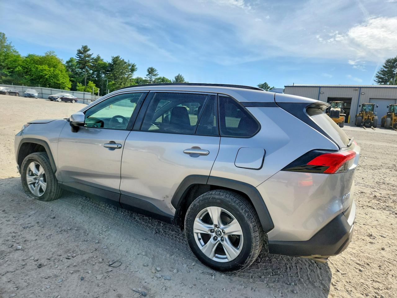 2020 TOYOTA RAV4 XLE — снимка 2
