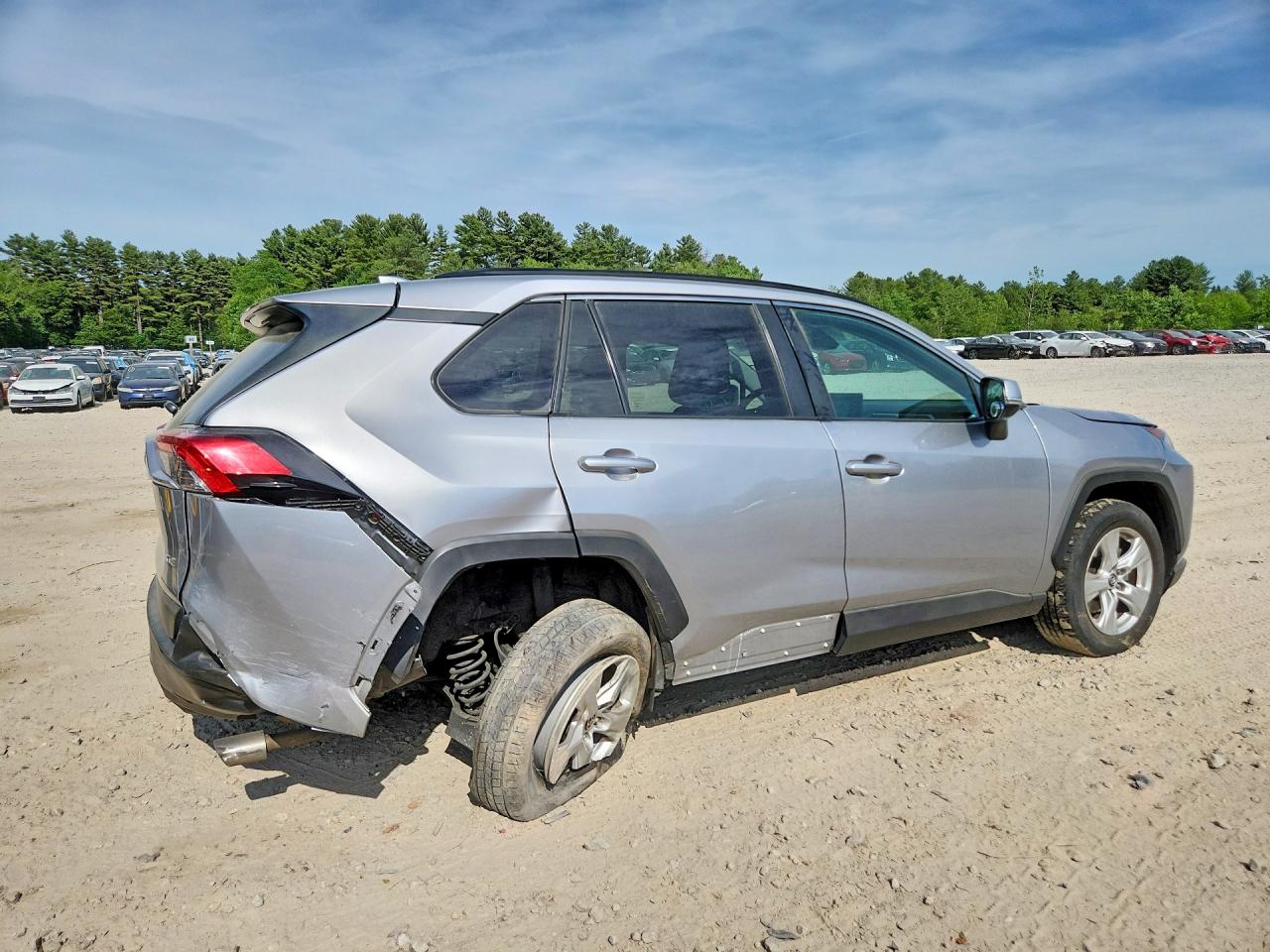 2020 TOYOTA RAV4 XLE — снимка 3