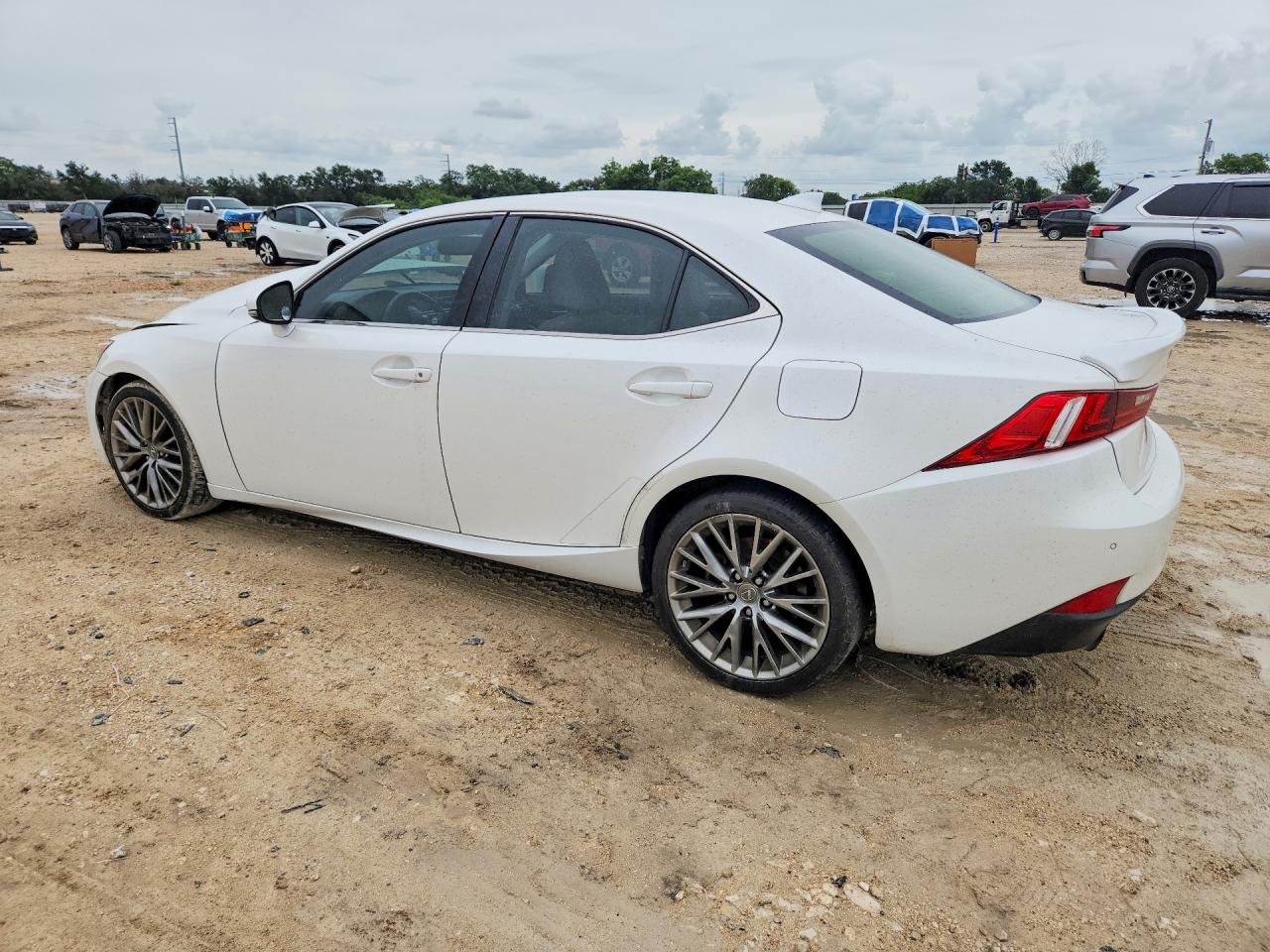 2015 LEXUS IS 250 — снимка 2