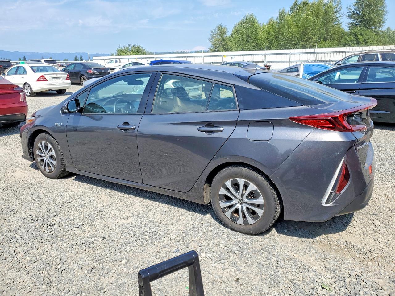 2020 TOYOTA PRIUS PRIME LE — снимка 2