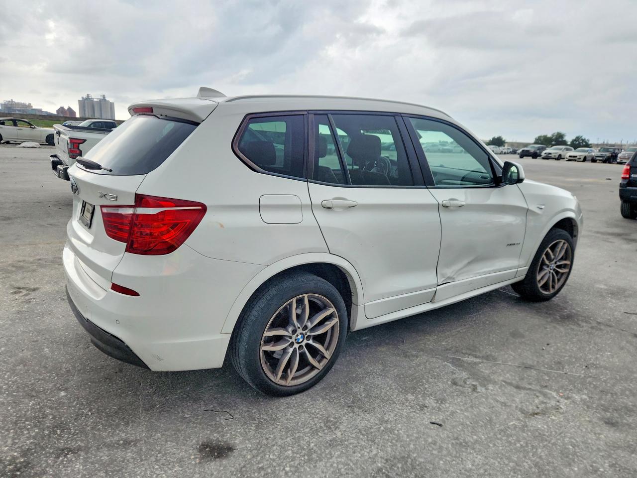 2017 BMW X3 XDRIVE28I — снимка 3
