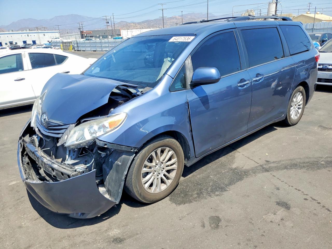 2015 TOYOTA SIENNA XLE 8-PASSENGER