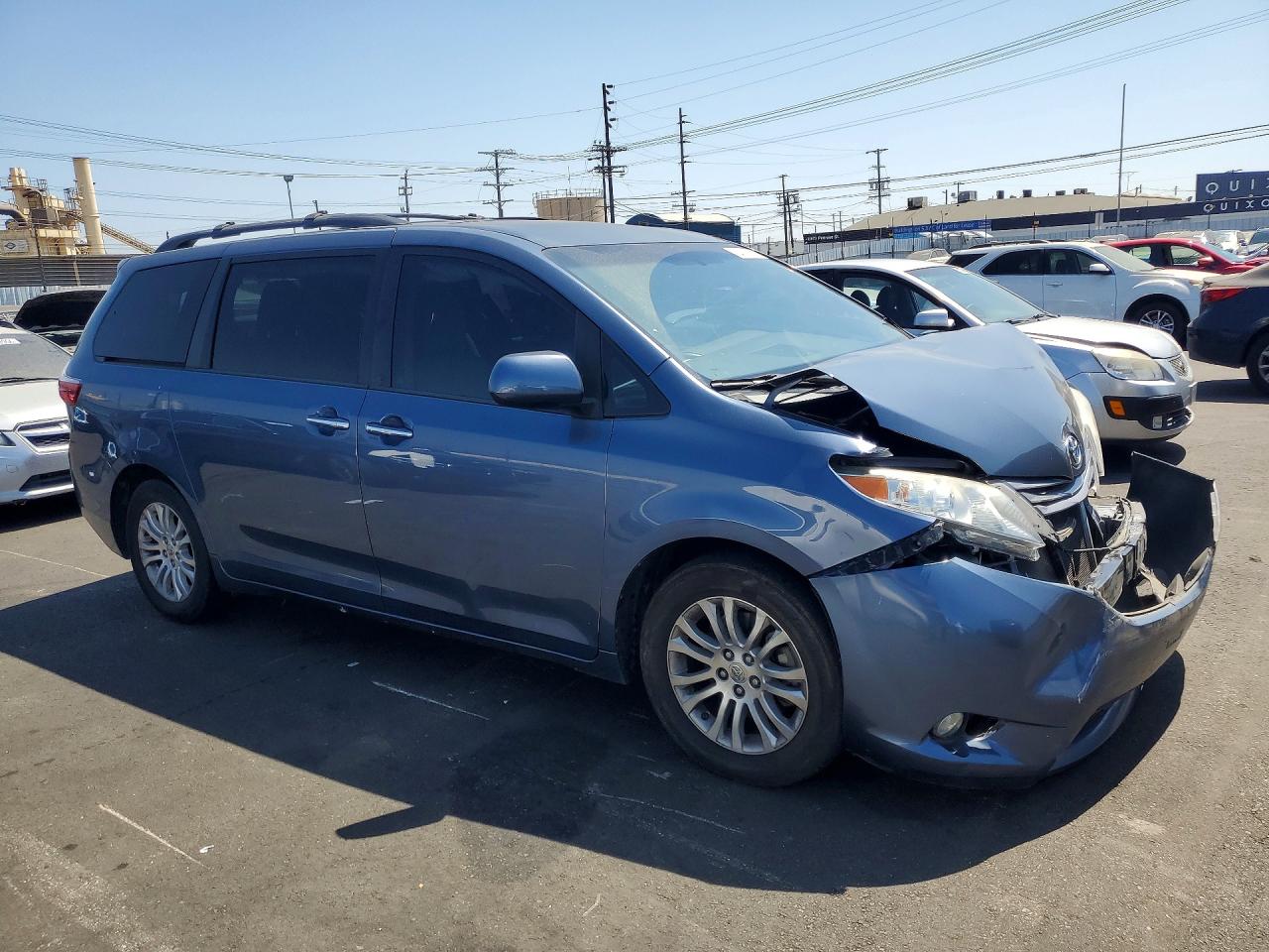 2015 TOYOTA SIENNA XLE 8-PASSENGER — снимка 4