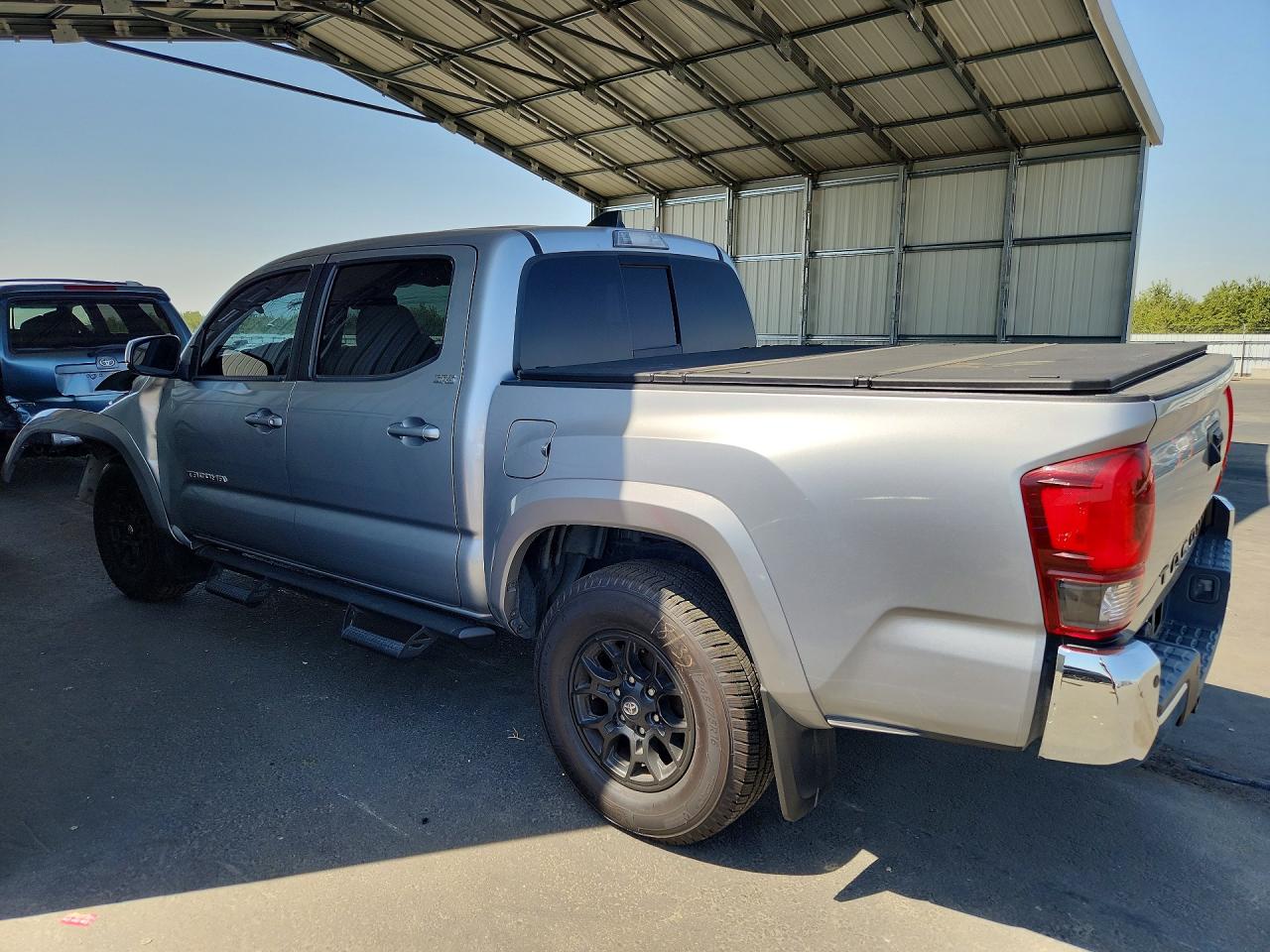 2020 TOYOTA TACOMA SR5 V6 — снимка 2