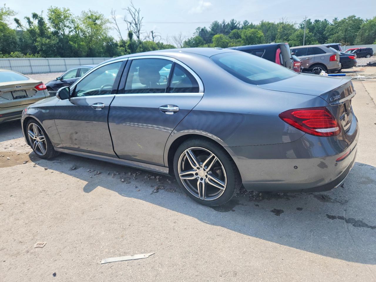 2017 MERCEDES-BENZ E 300 4MATIC — снимка 2