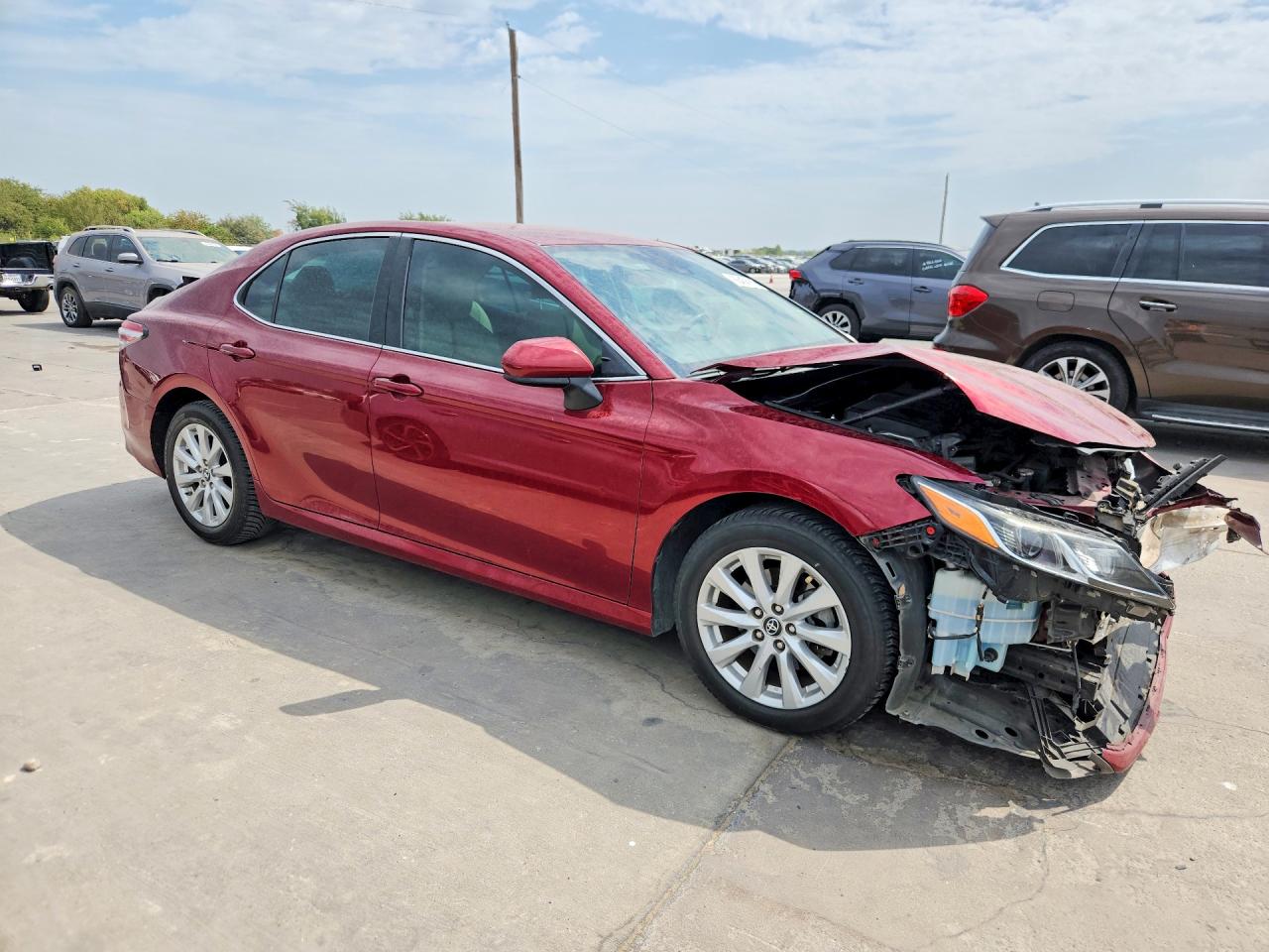 2019 TOYOTA CAMRY LE — снимка 4