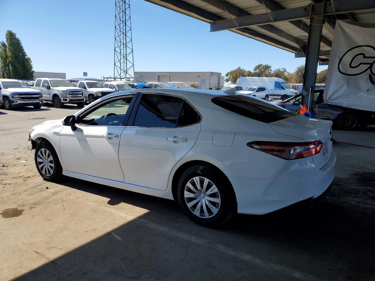 2019 TOYOTA CAMRY LE — снимка 2