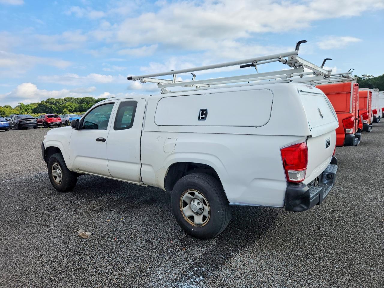 2017 TOYOTA TACOMA SR — снимка 2