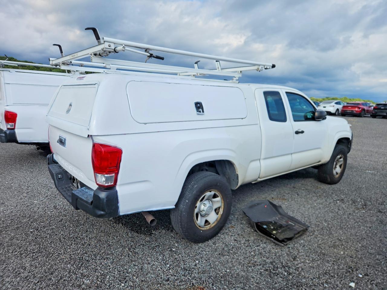 2017 TOYOTA TACOMA SR — снимка 3