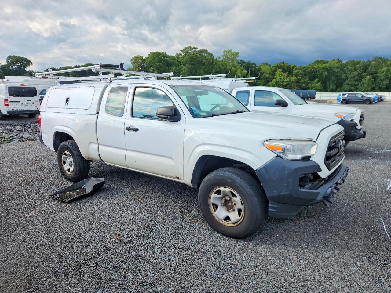 2017 TOYOTA TACOMA SR — снимка 4