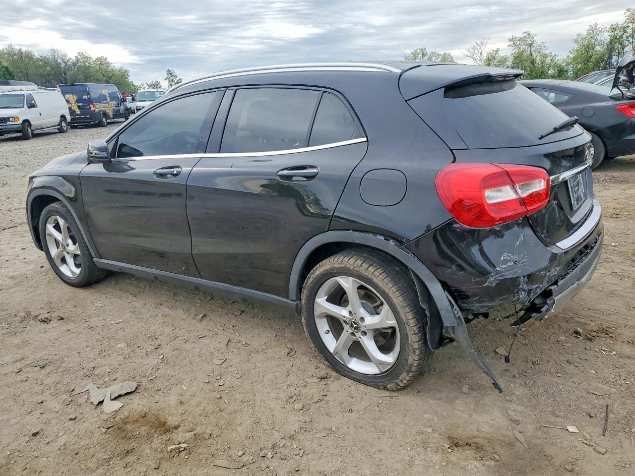 2018 MERCEDES-BENZ GLA 250 4MATIC — снимка 2