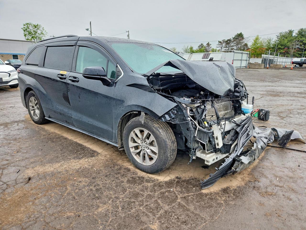 2022 TOYOTA SIENNA LE — снимка 4