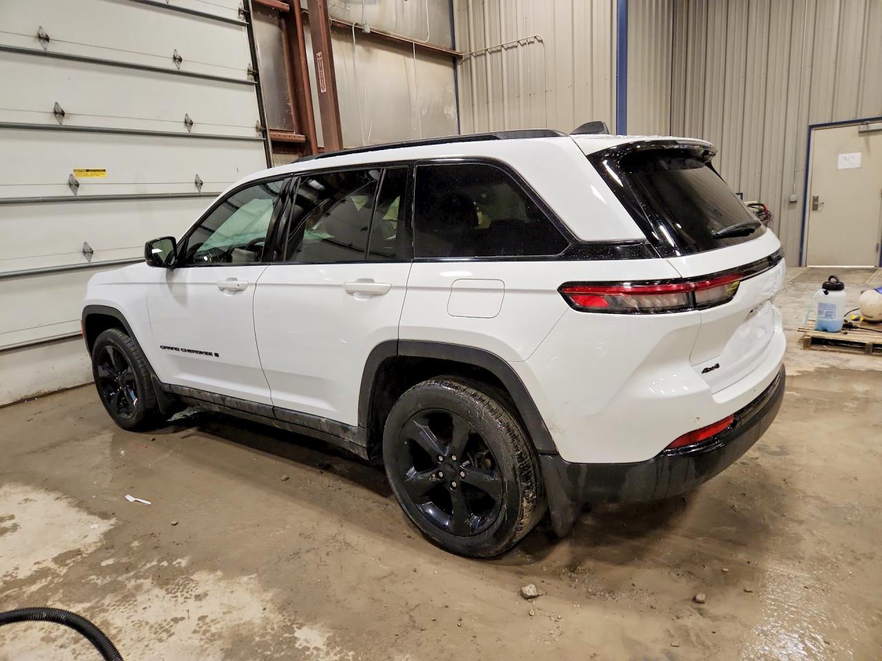 2023 JEEP GRAND CHEROKEE LAREDO — снимка 2