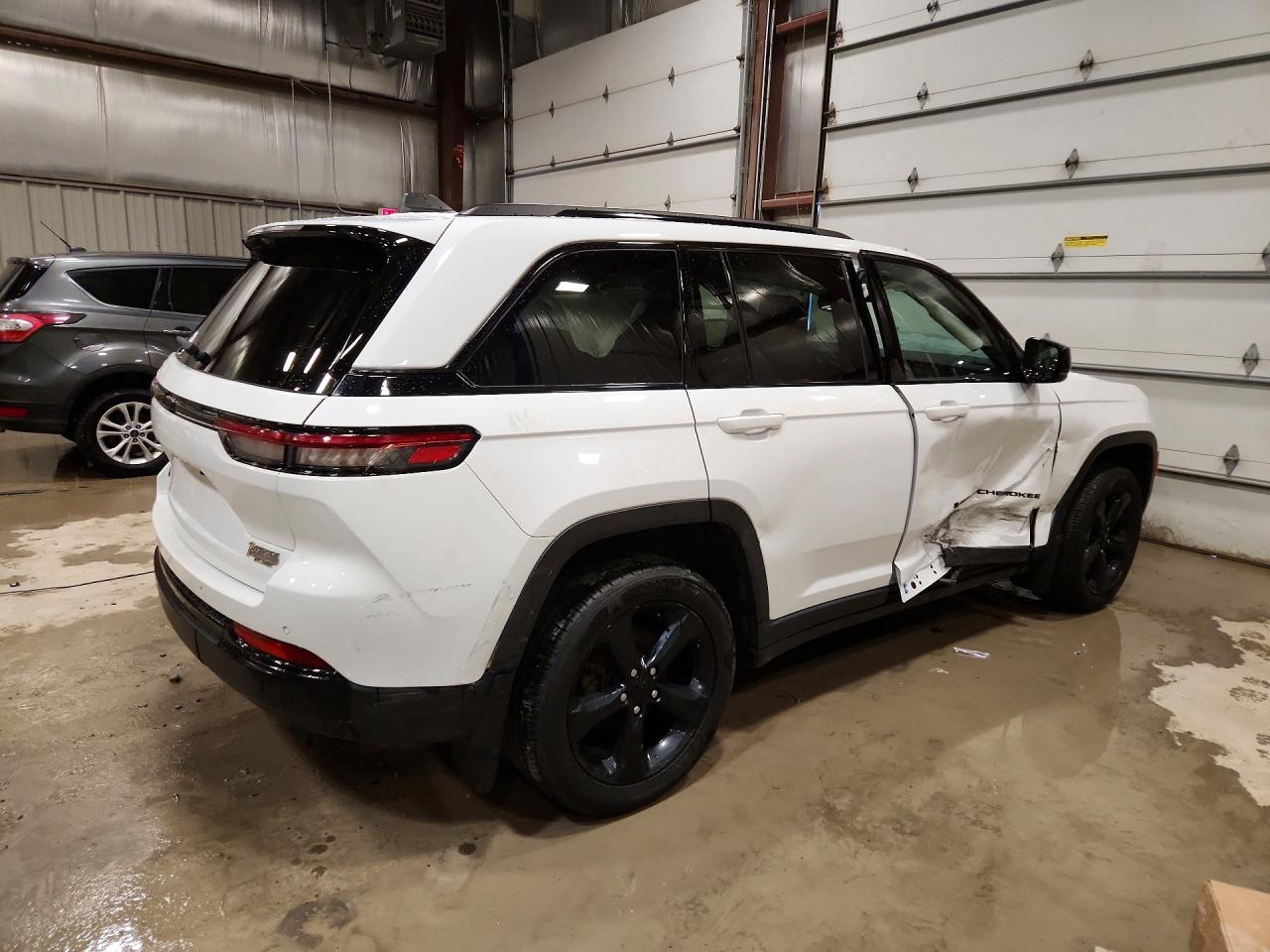 2023 JEEP GRAND CHEROKEE LAREDO — снимка 3