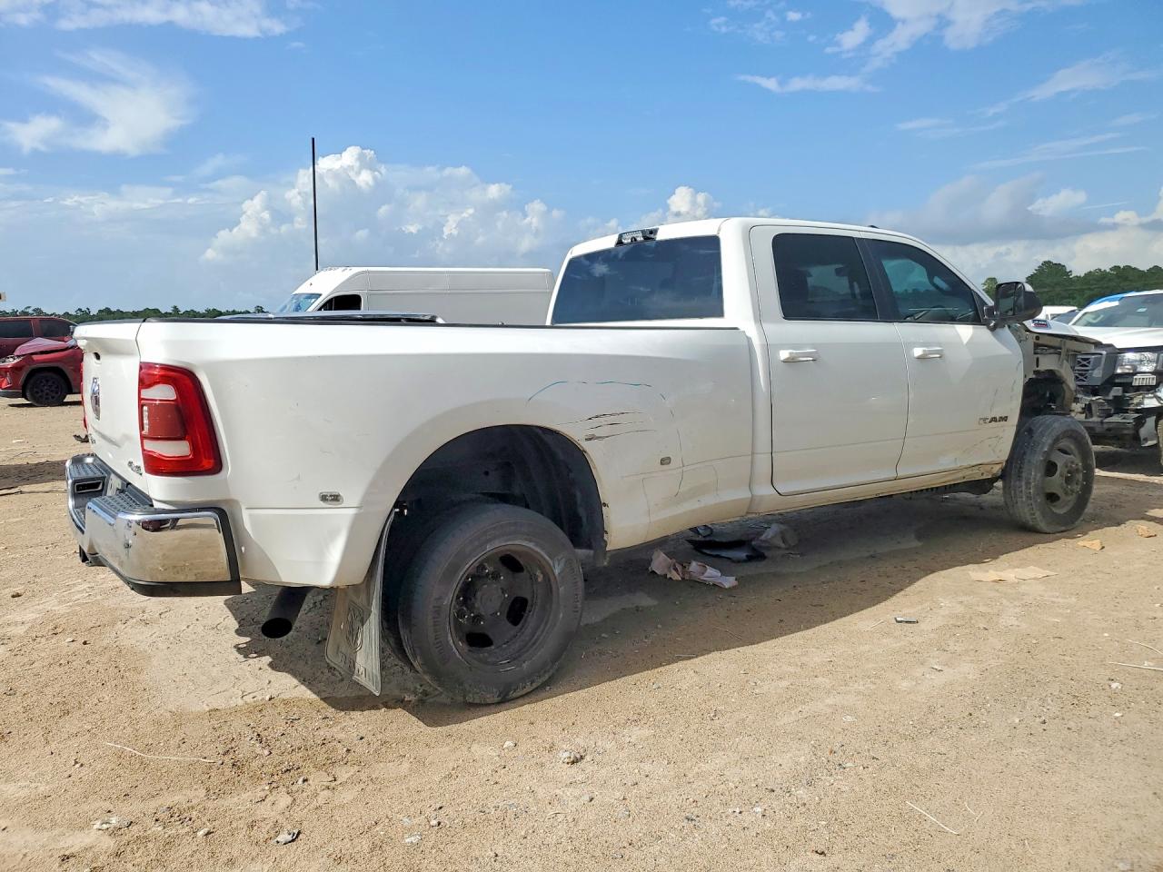2021 RAM 3500 BIG HORN — снимка 3