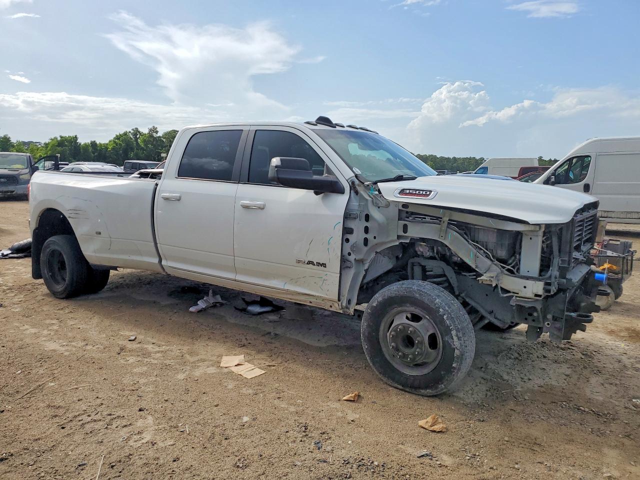 2021 RAM 3500 BIG HORN — снимка 4