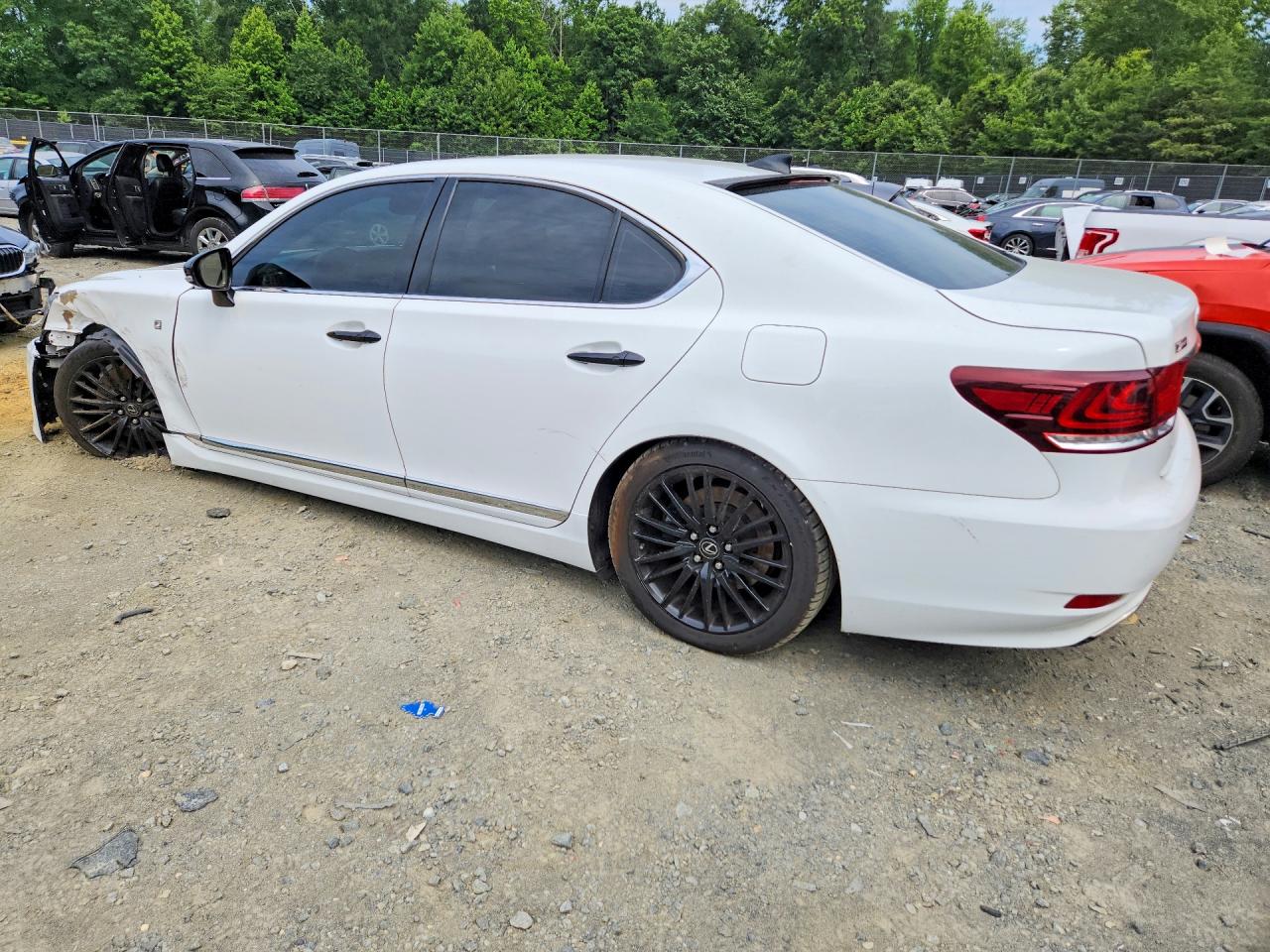 2015 LEXUS LS 460 — снимка 2